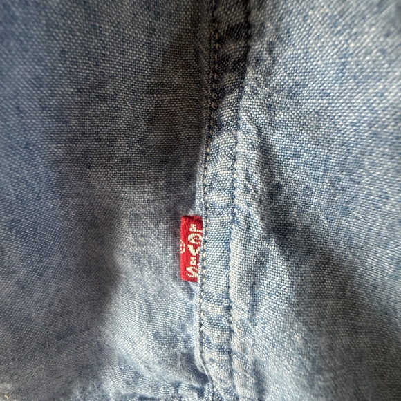 Levi’s Premium Odessa Long Sleeve Shirt | XS | Blue Popsicle Light Wash Denim - Picture 5 of 9